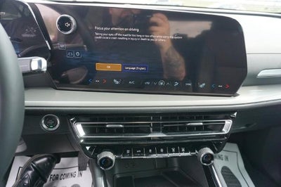 2025 Chevrolet Traverse LT w/2LT