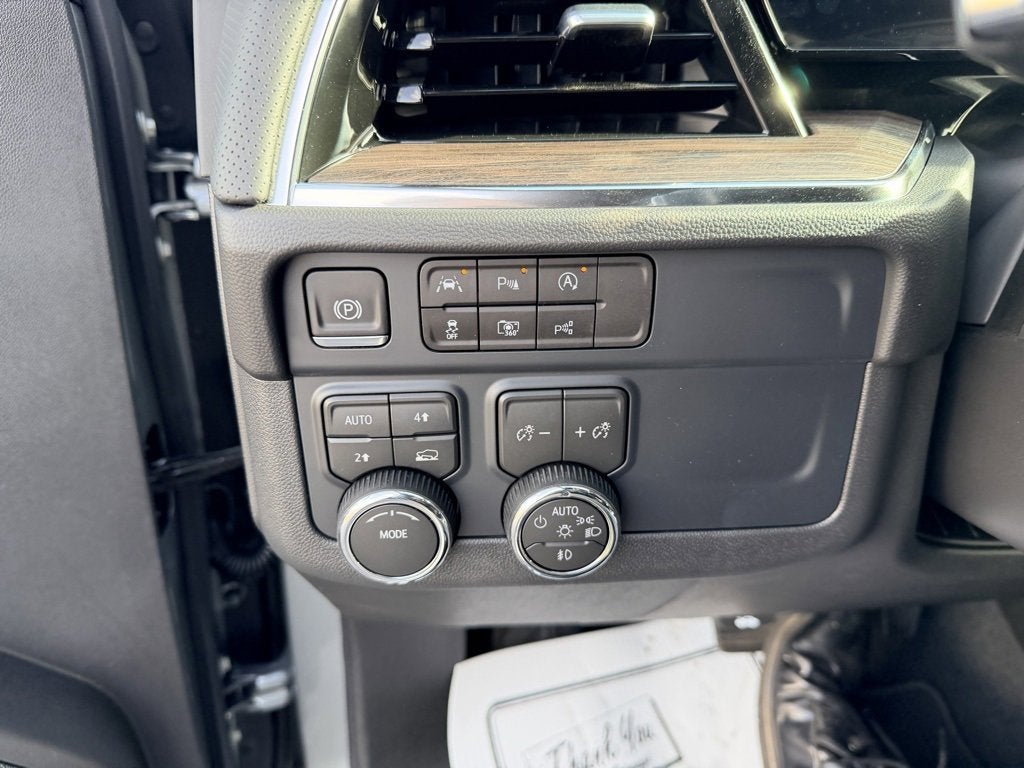 2026 Chevrolet Suburban 4WD Premier