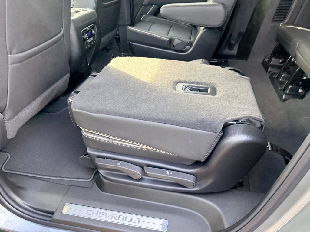 2026 Chevrolet Suburban 4WD Premier