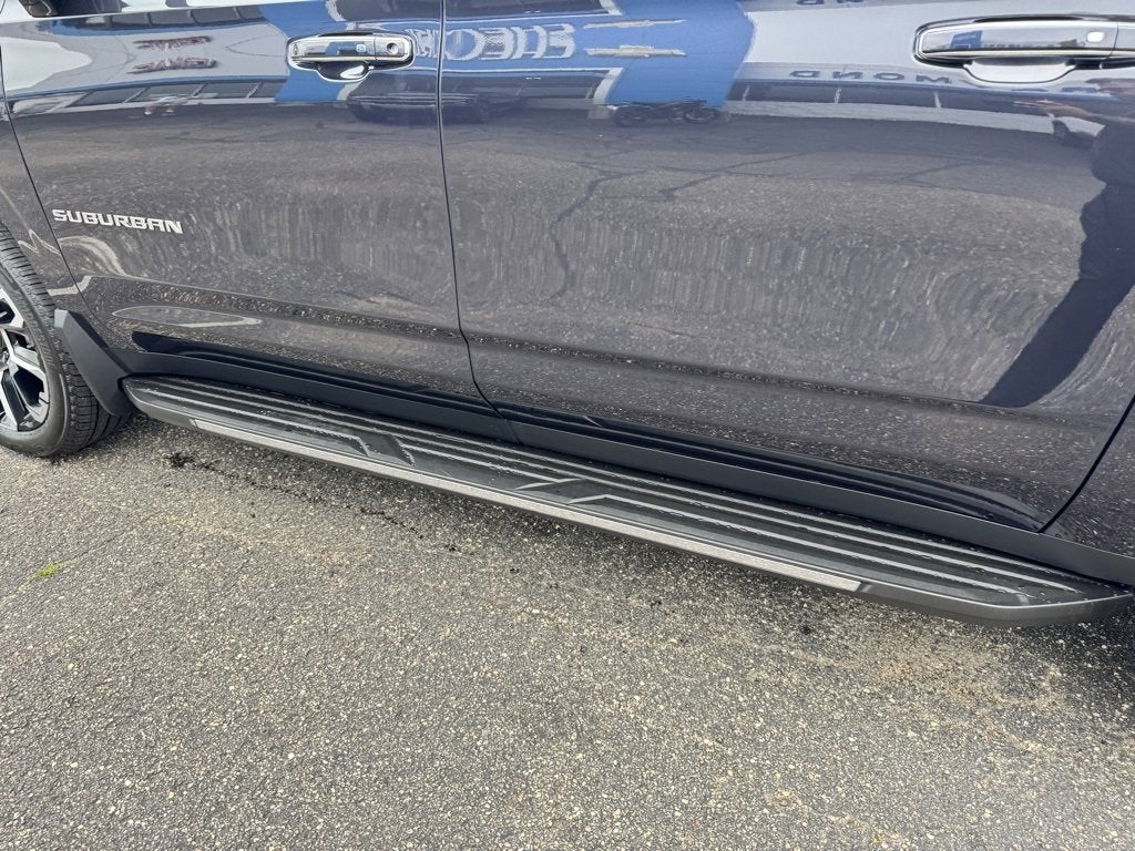 2025 Chevrolet Suburban 4WD Premier
