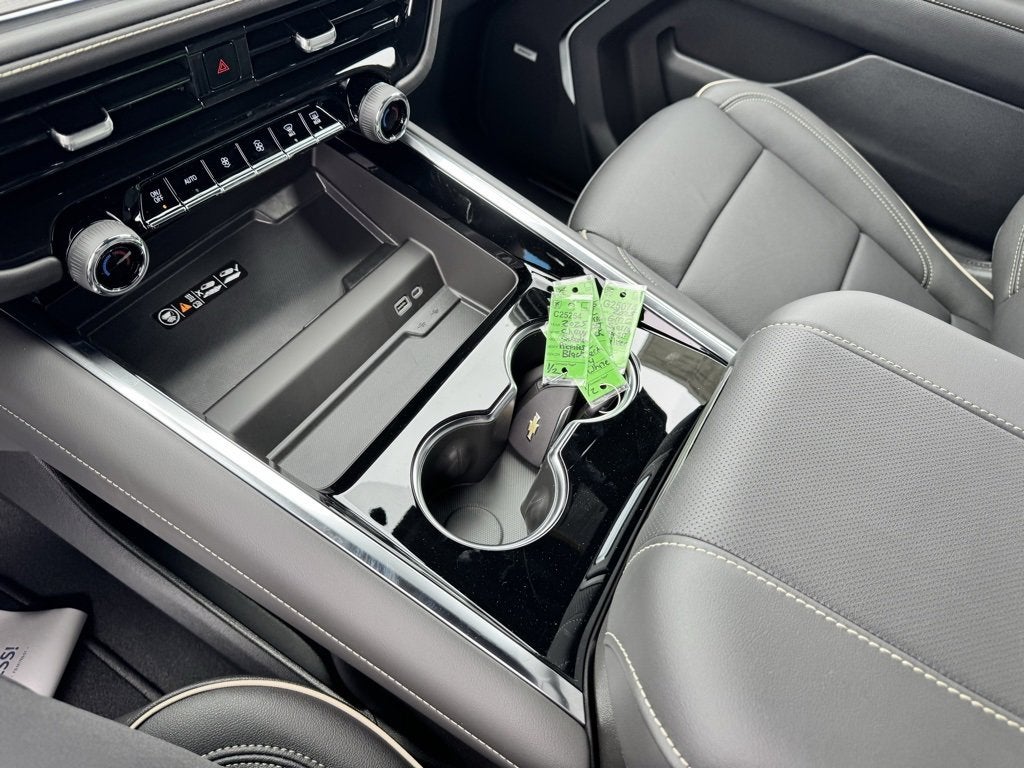 2025 Chevrolet Suburban 4WD Premier