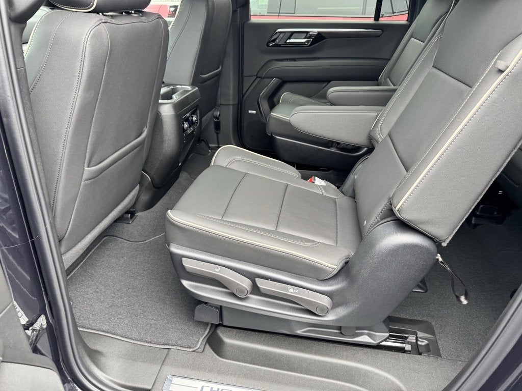 2025 Chevrolet Suburban 4WD Premier