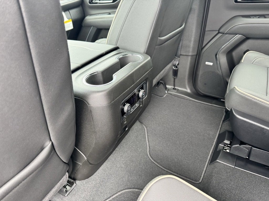 2025 Chevrolet Suburban 4WD Premier