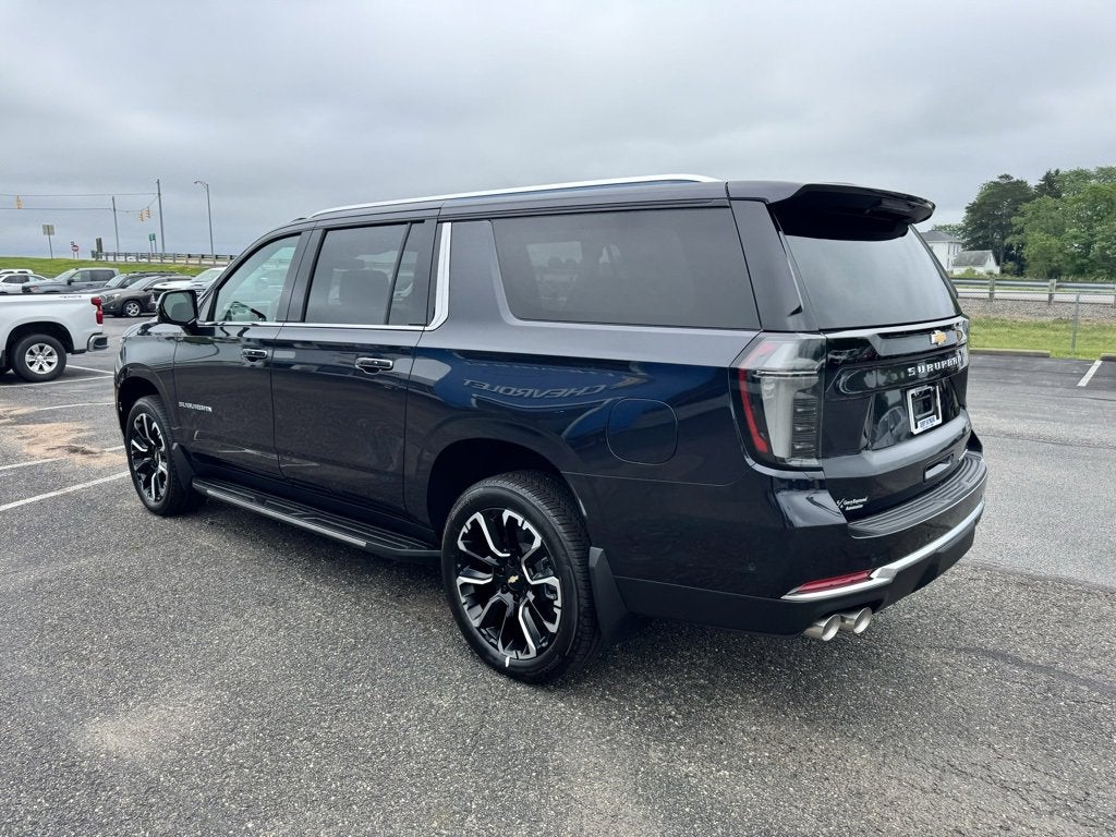 2025 Chevrolet Suburban 4WD Premier