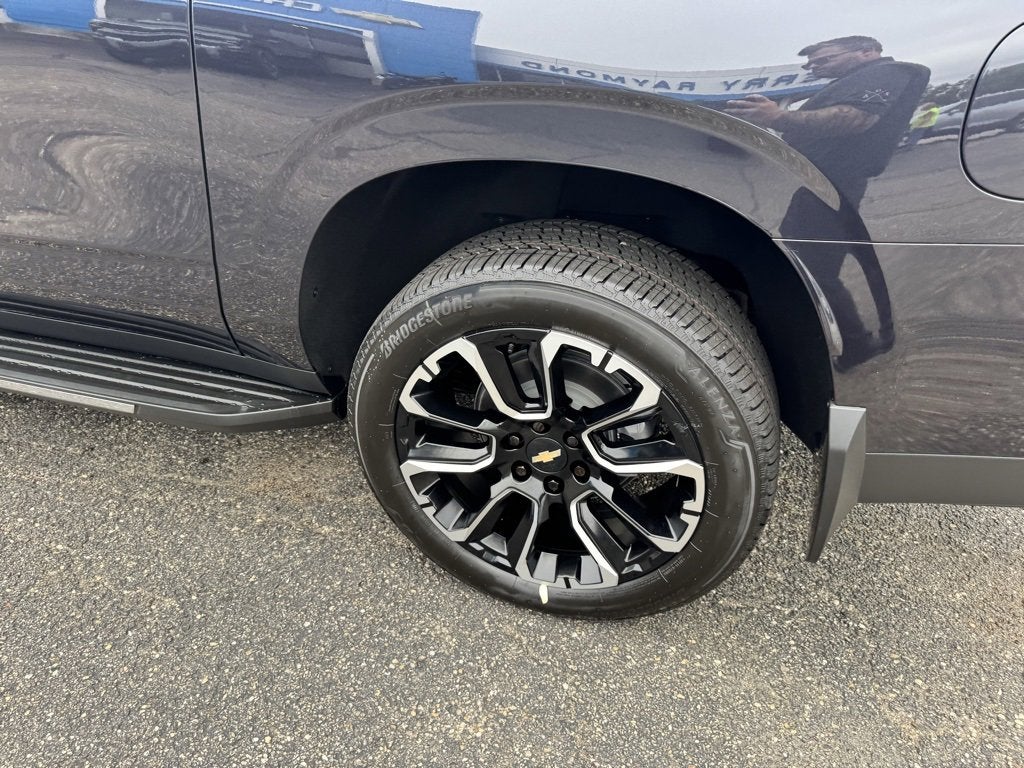 2025 Chevrolet Suburban 4WD Premier