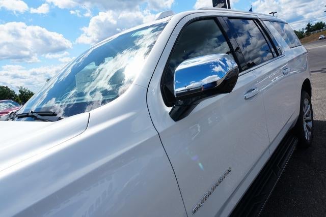 2025 Chevrolet Suburban 4WD Premier