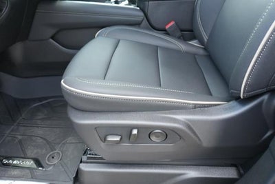 2025 Chevrolet Suburban 4WD Premier