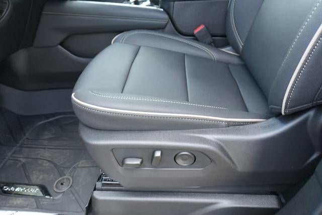 2025 Chevrolet Suburban 4WD Premier