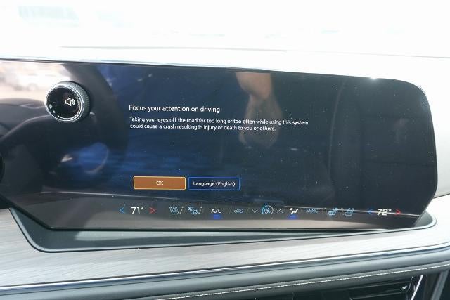 2025 Chevrolet Suburban 4WD Premier