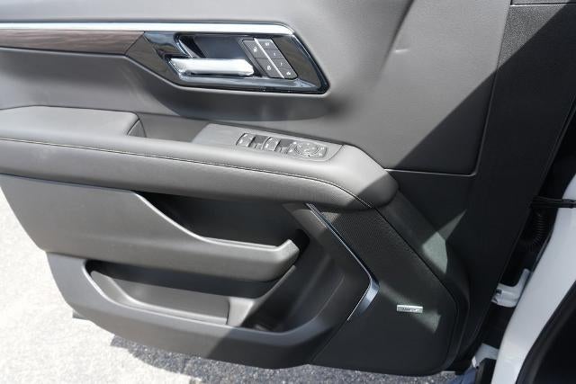 2025 Chevrolet Suburban 4WD Premier