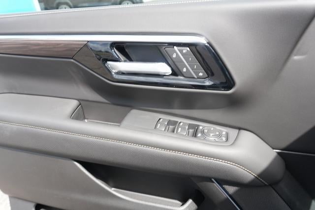 2025 Chevrolet Suburban 4WD Premier