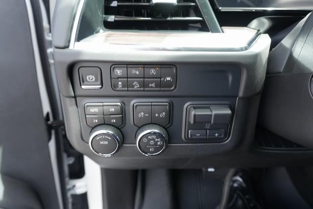 2025 Chevrolet Suburban 4WD Premier