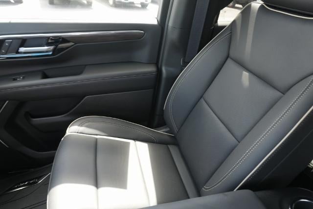 2025 Chevrolet Suburban 4WD Premier