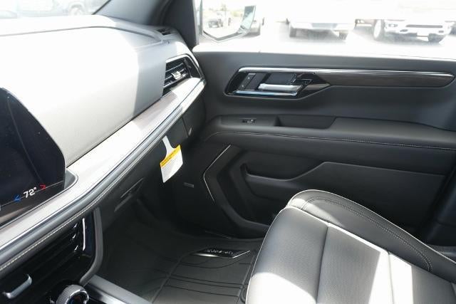 2025 Chevrolet Suburban 4WD Premier