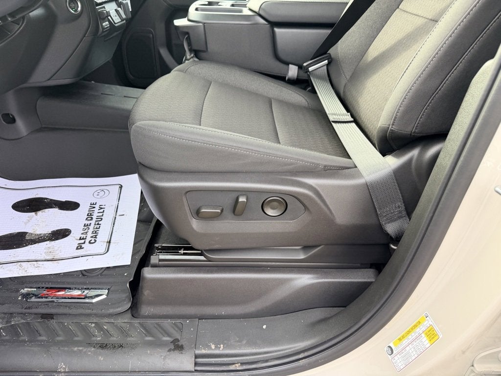 2026 Chevrolet Silverado 1500 Crew Cab Short Box 4-Wheel Drive Custom Trail Boss